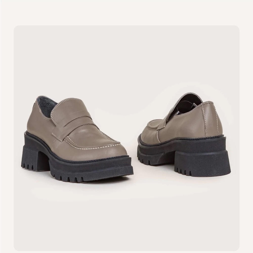 Beige leather chunky loafers